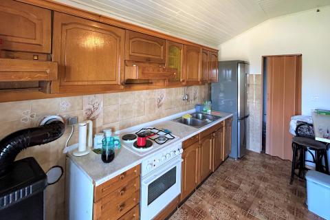 ISTRA, BUJE - Samostojeća kuća i veliko građevinsko zemlji&scaron;te