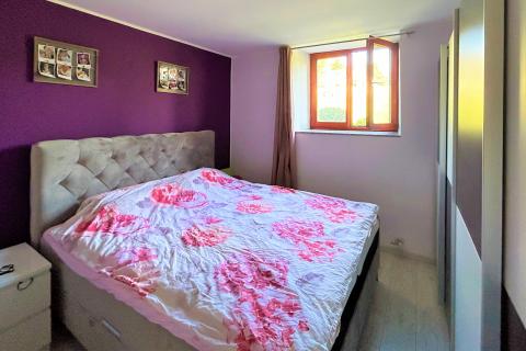 ISTRA, BUJE - Samostojeća kuća i veliko građevinsko zemlji&scaron;te