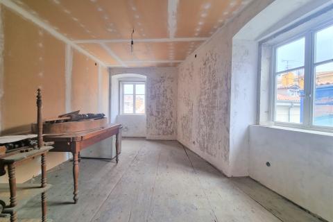 RIJEKA,CENTAR- stan 130 m2 za investiciju