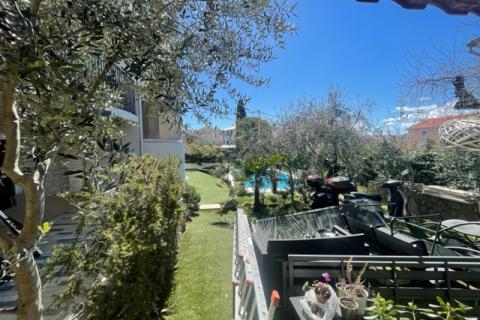 MALINSKA-kuća sa šest apartmana i bazenom -uhodani posao