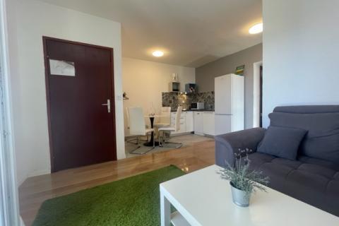 MALINSKA-kuća sa šest apartmana i bazenom -uhodani posao