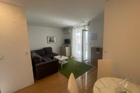 MALINSKA-kuća sa šest apartmana i bazenom -uhodani posao