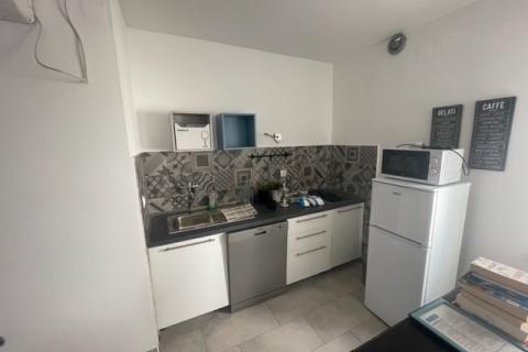 MALINSKA-kuća sa šest apartmana i bazenom -uhodani posao