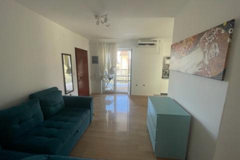 MALINSKA-kuća sa šest apartmana i bazenom -uhodani posao