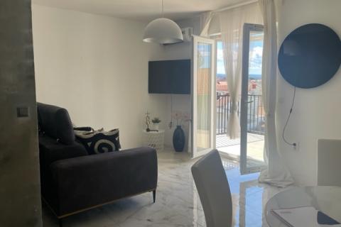 MALINSKA-kuća sa šest apartmana i bazenom -uhodani posao