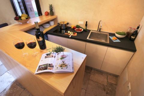 Istra - okolica Pule - predivna renovirana autohtona villa iz 17.st. 