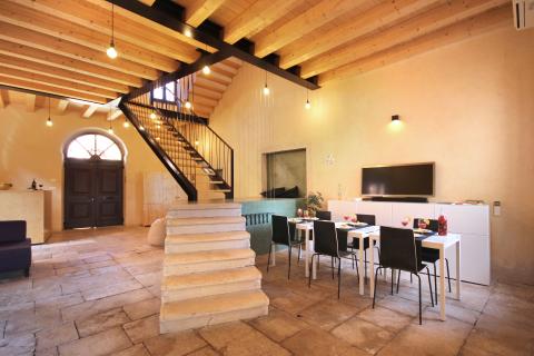 Istra - okolica Pule - predivna renovirana autohtona villa iz 17.st. 