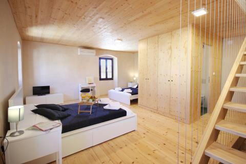 Istra - okolica Pule - predivna renovirana autohtona villa iz 17.st. 