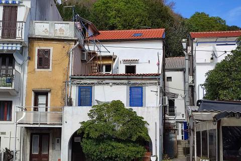 Baška- troetažni stan 85m2, pogled, terasa