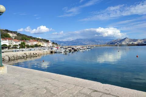 Baška- troetažni stan 85m2, pogled, terasa