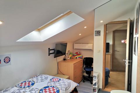 Otok Krk - Malinska - stan s pogledom na more