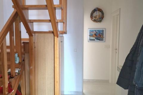 Otok Krk - Malinska - stan s pogledom na more