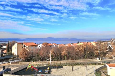 Otok Krk - Malinska - stan s pogledom na more