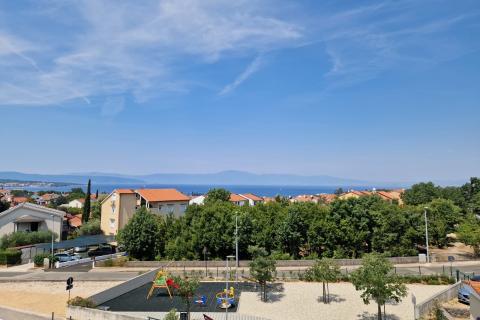 Otok Krk - Malinska - stan s pogledom na more