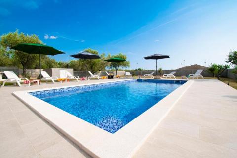 Istra, Vodnjan, moderna vila s bazenom i pogledom