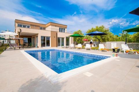 Istra, Vodnjan, moderna vila s bazenom i pogledom