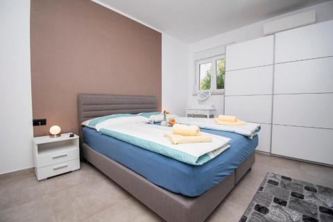 Istra, Vodnjan, moderna vila s bazenom i pogledom