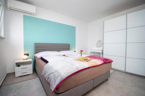 Istra, Vodnjan, moderna vila s bazenom i pogledom