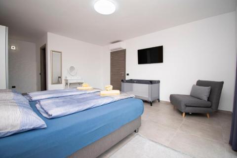 Istra, Vodnjan, moderna vila s bazenom i pogledom