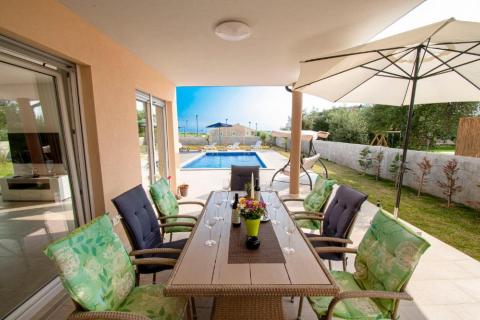 Istra, Vodnjan, moderna vila s bazenom i pogledom