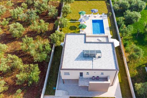 Istra, Vodnjan, moderna vila s bazenom i pogledom