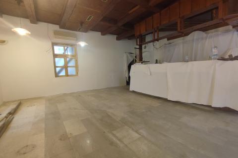 Ogulin centar-kuća sa dva poslovna prostora