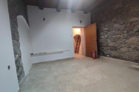 Ogulin centar-kuća sa dva poslovna prostora