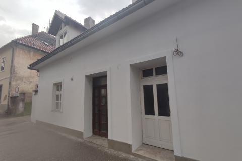 Ogulin centar-kuća sa dva poslovna prostora