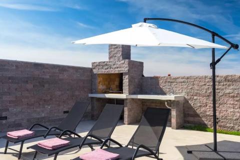 Pula - nova, moderna kuća s bazenom 145m2