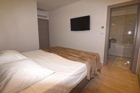 Pula - nova, moderna kuća s bazenom 145m2