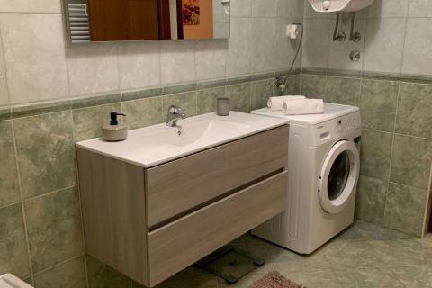 MEDVEJA - vila s  3 stana