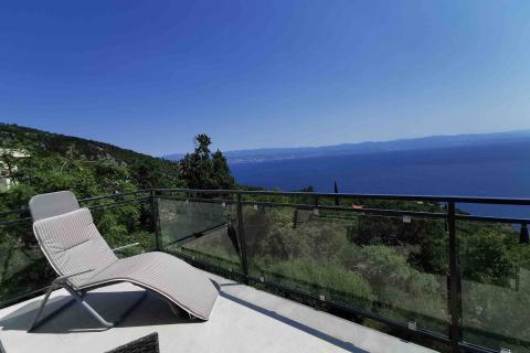 MEDVEJA - vila s  3 stana