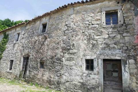 House Hum, Buzet, 800m2