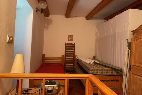 Krk, Kornić, kamena kuća 65 m2 s okućnicom 320 m2