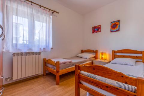 Istra, Pula, kuća sa pet stanova