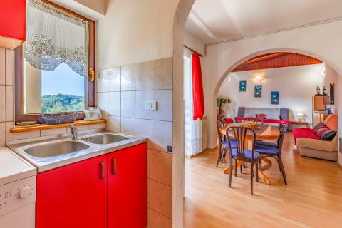 Istra, Pula, kuća sa pet stanova