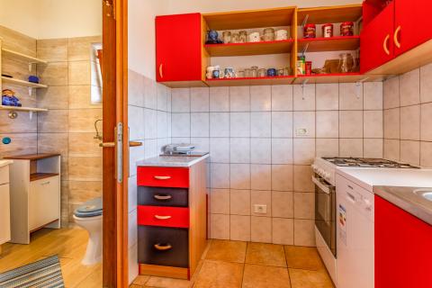 Istra, Pula, kuća sa pet stanova