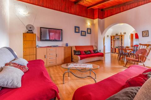 Istra, Pula, kuća sa pet stanova