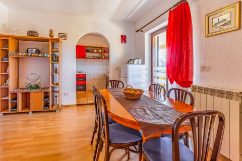 Istra, Pula, kuća sa pet stanova