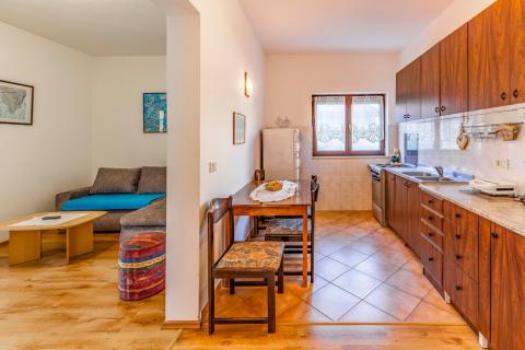 Istra, Pula, kuća sa pet stanova