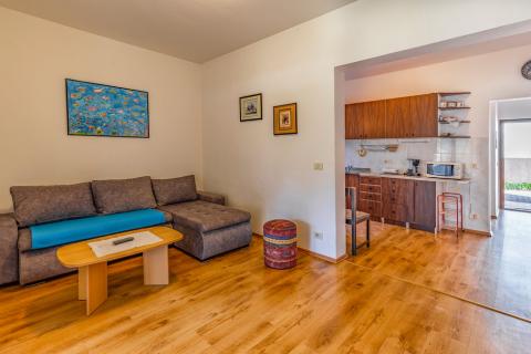 Istra, Pula, kuća sa pet stanova