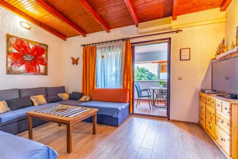 Istra, Pula, kuća sa pet stanova