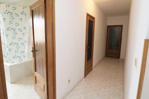 FUNTANA- kuća s poslovnim prostorom i 4 stambene jedinice