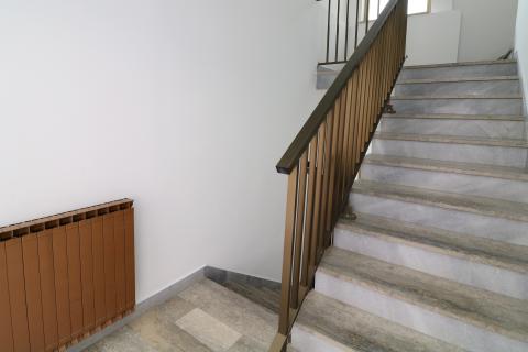 FUNTANA- kuća s poslovnim prostorom i 4 stambene jedinice