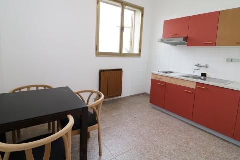 FUNTANA- kuća s poslovnim prostorom i 4 stambene jedinice