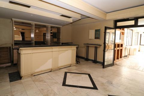 FUNTANA- kuća s poslovnim prostorom i 4 stambene jedinice