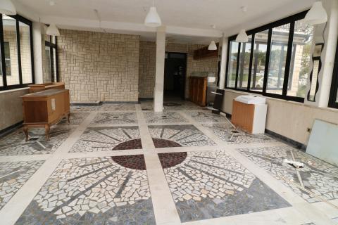 FUNTANA- kuća s poslovnim prostorom i 4 stambene jedinice