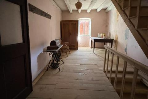 Poreč - okolica, 2 autohtone kamene kuće sa pogledom na more i kombinacijom građevinskog i poljoprivrednog zemljišta