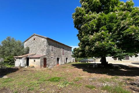 Poreč - okolica, 2 autohtone kamene kuće sa pogledom na more i kombinacijom građevinskog i poljoprivrednog zemljišta