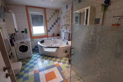 Zagreb, Kustošija - četverosoban stan s parkingom i pogledom